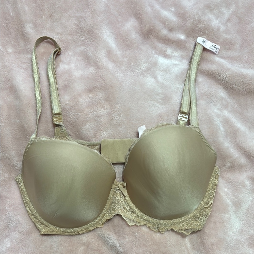 VS Dream Angels Demi with lace  Molded Cup Bra with Adjustable Straps